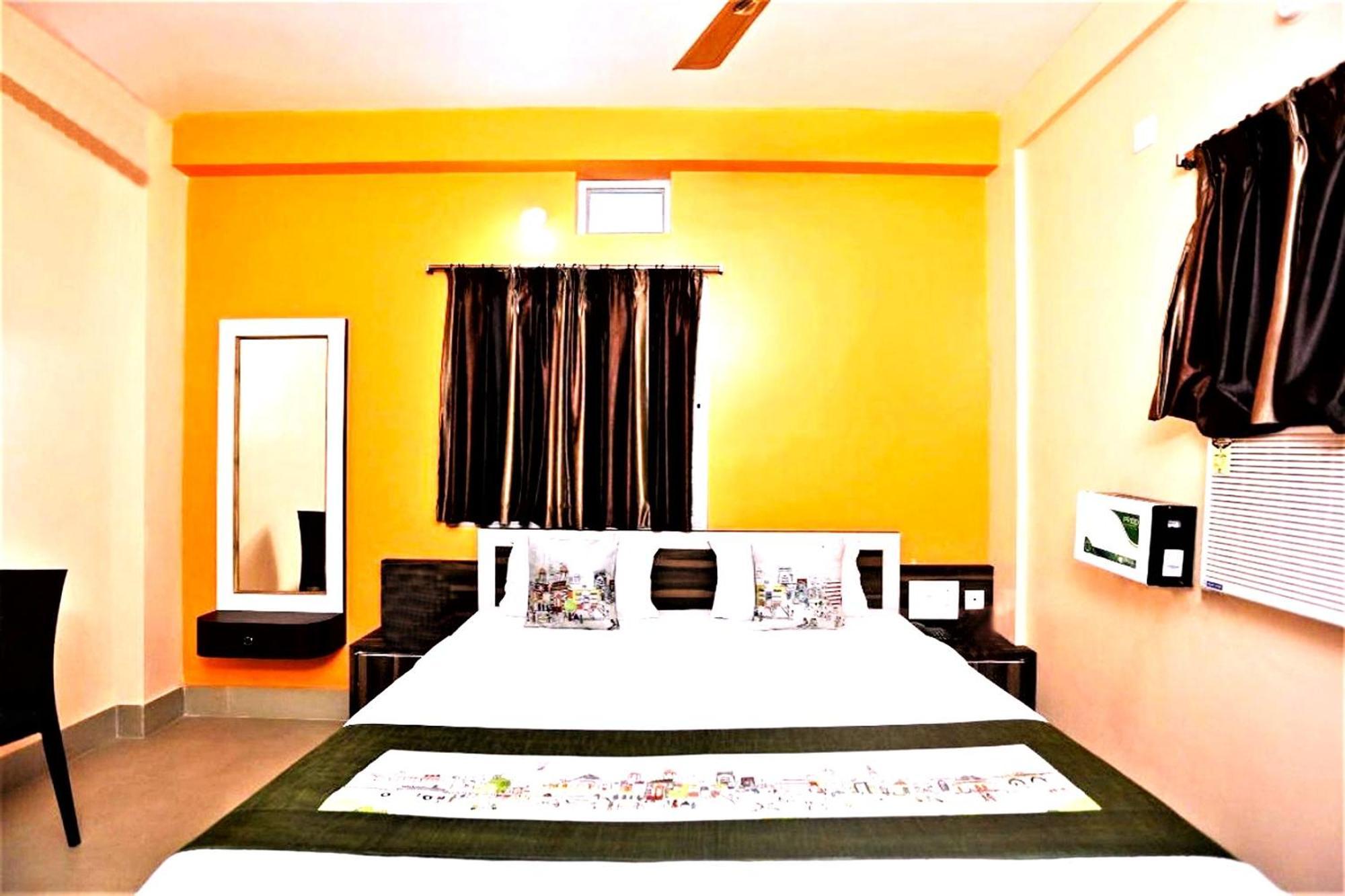 Goroomgo Krishna Residency: Beachside Comfort with Award-Winning Service Puri Exterior photo