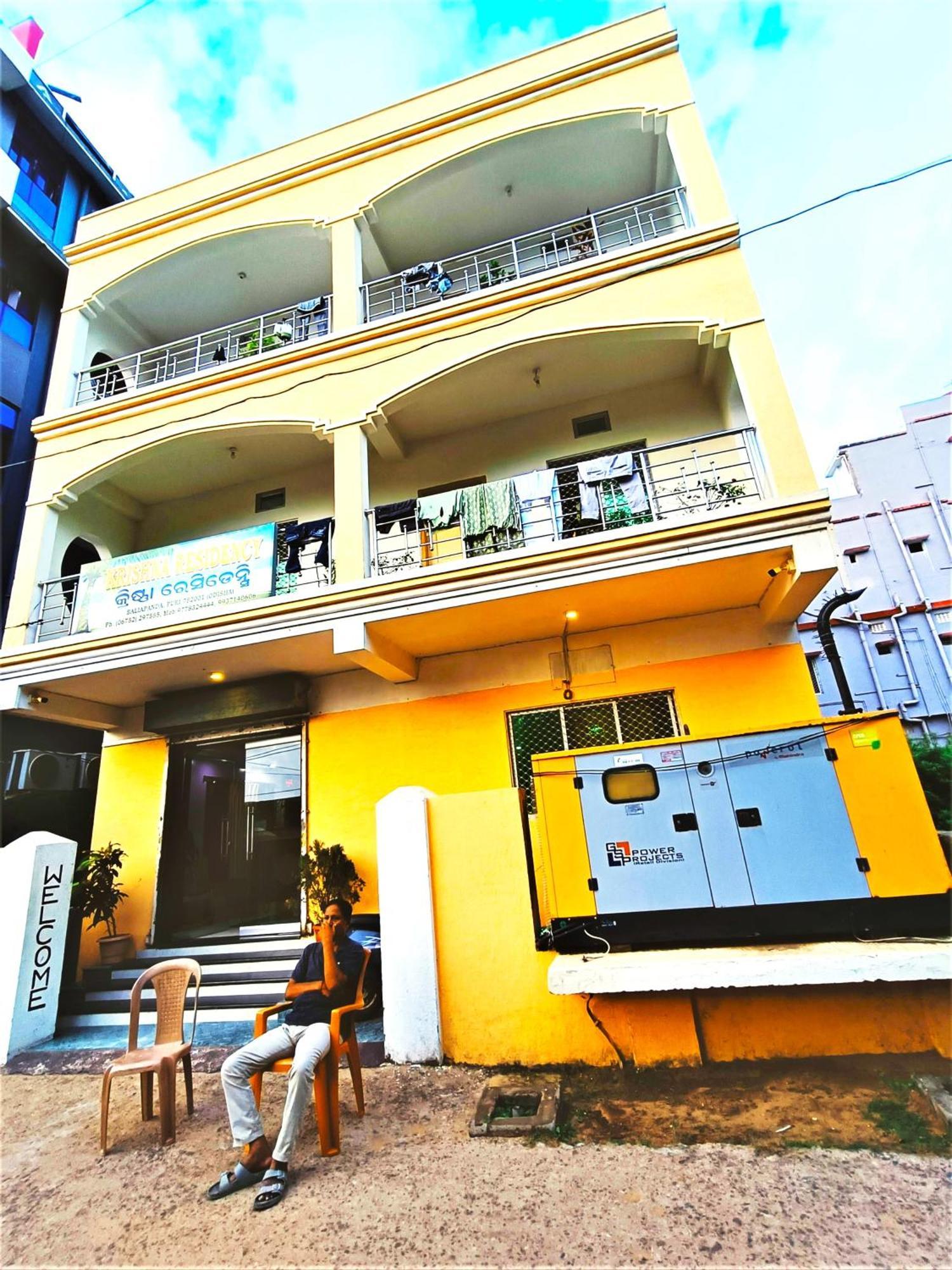 Goroomgo Krishna Residency: Beachside Comfort with Award-Winning Service Puri Exterior photo